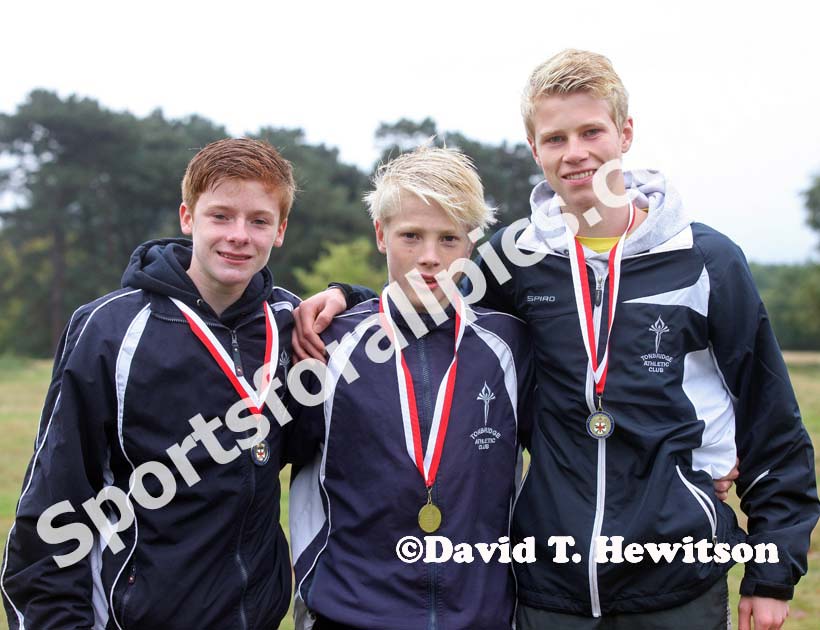 Tonbridge AC winners of the under-15 boys. Photo: David T. Hewitson/Sports for All Pics
